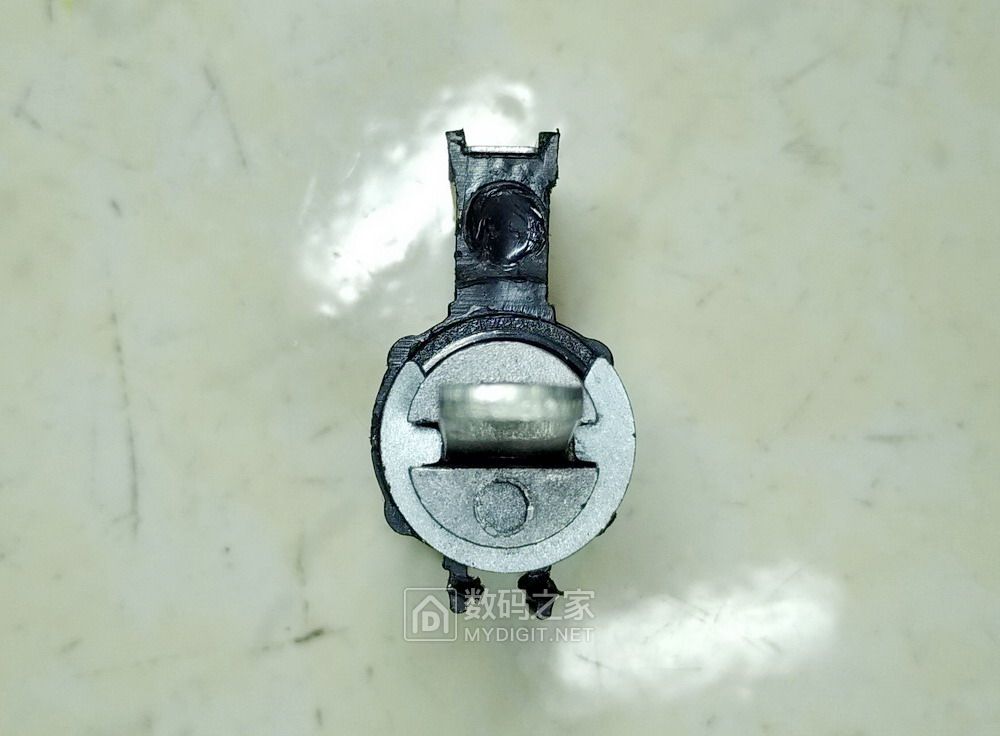 球形锁坏了怎么从木门上拆下来,室内门球形锁怎么拆