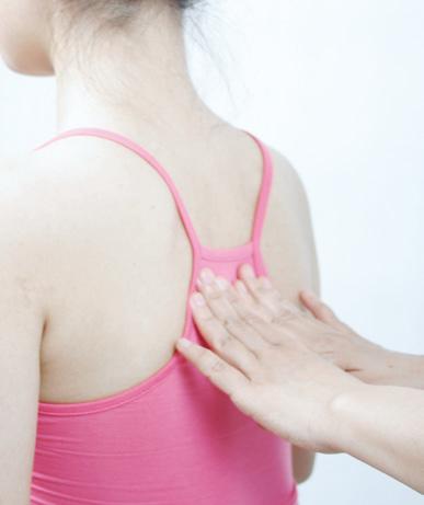 身体正面经络精油spa按摩手法视频,教你按摩的五大手法