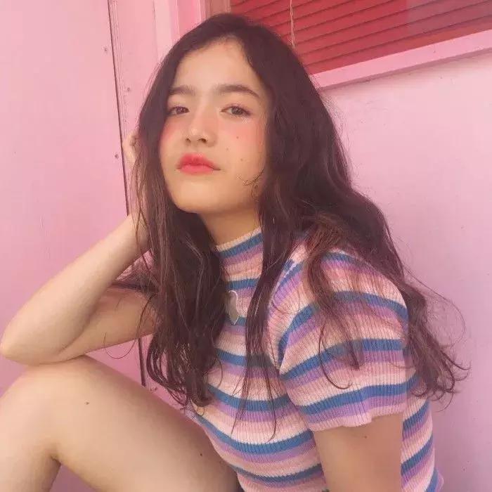 刘海图片女显脸小,有刘海扎发显脸小