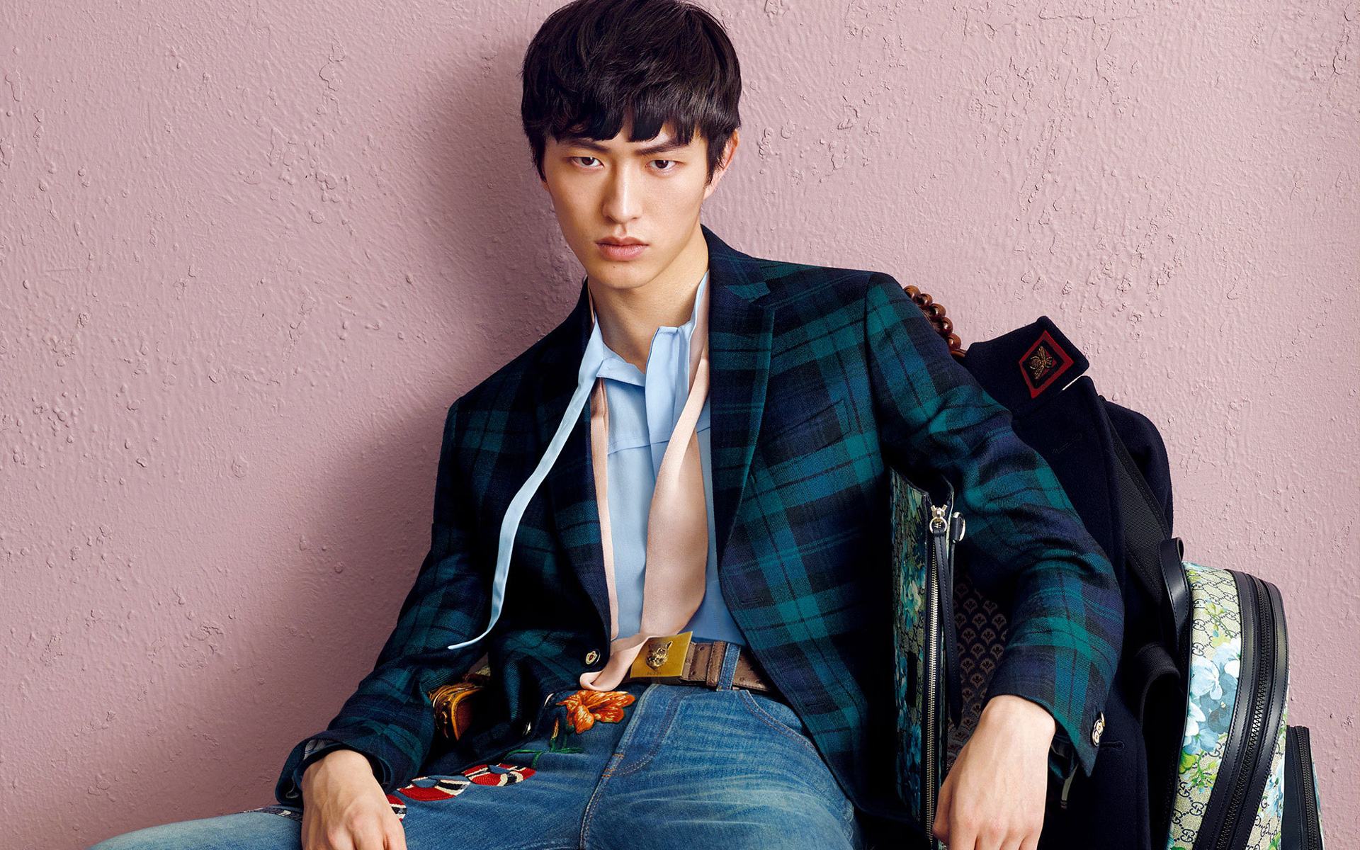 男人戴什么首饰提升气质,男人身材矮小怎么穿才能提升气质