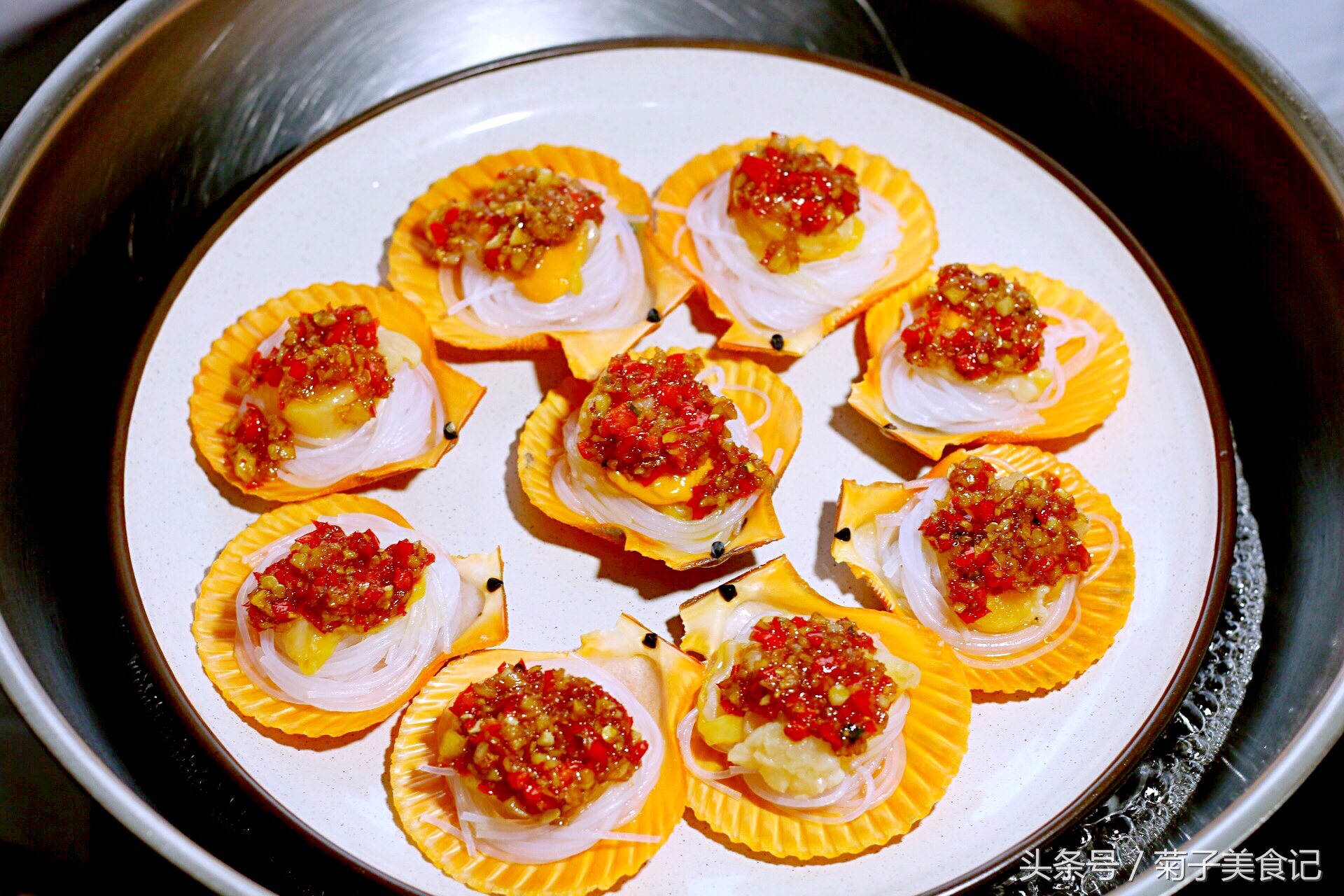 蒜蓉粉丝蒸扇贝超级好吃呢,扇贝肉粉丝蒜蓉家常做法视频教程