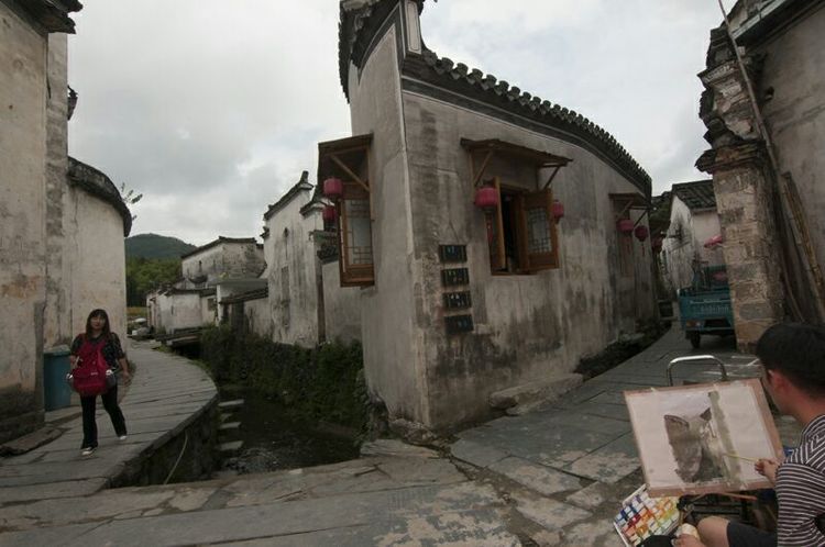 西递附近最著名的景点,西递村美丽的风景