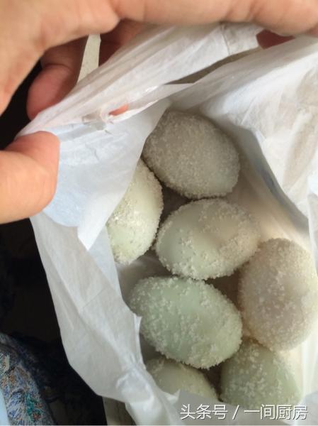 怎样腌制咸鸭蛋最好吃的做法,腌咸鸡蛋咸鸭蛋快速冒油的方法