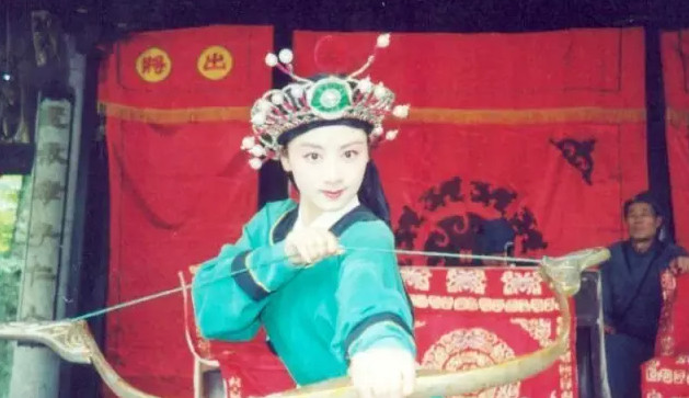 杨蓉从艺经历,杨蓉大学时期照片