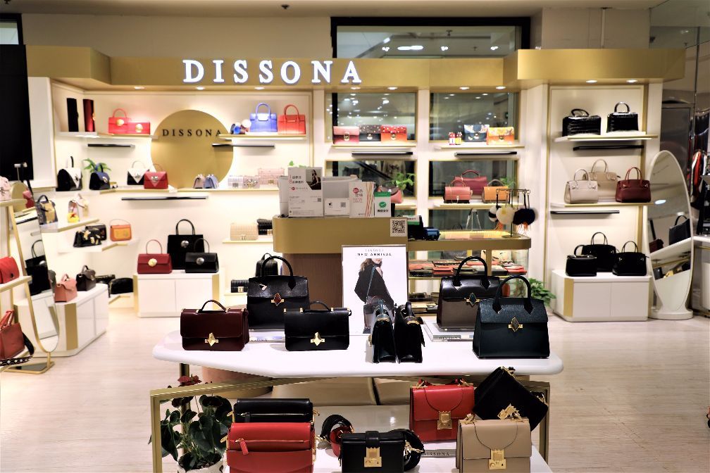 这是一家有故事的百货商场，有情有义记录20周年青春记忆