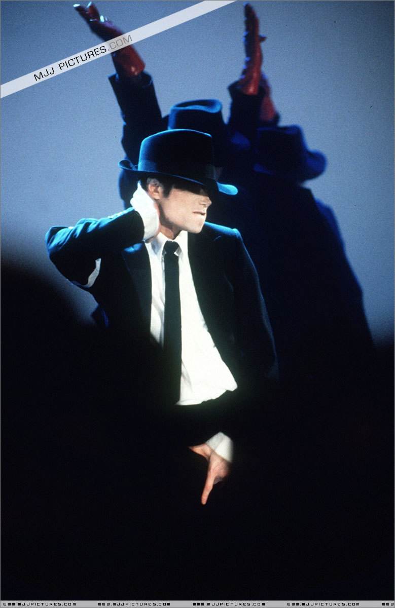 迈克尔杰克逊演唱会伤亡情况,迈克尔杰克逊演唱会多少人死亡