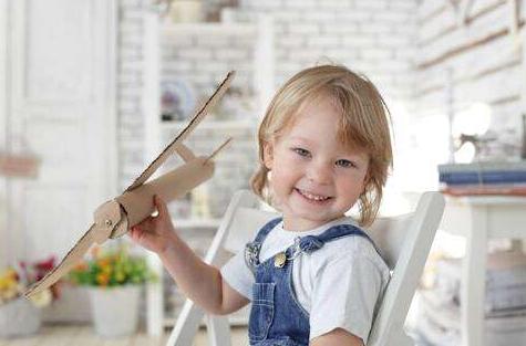 婴儿脸上起湿疹能不能引起发烧,宝宝脸上湿疹口水疹