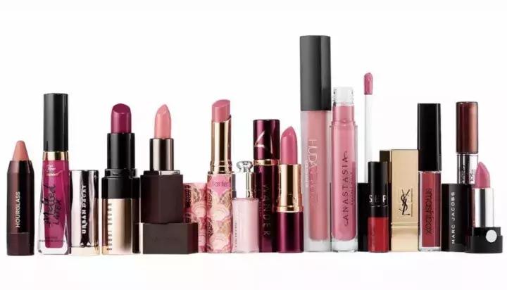 晒男友送的口红,明星晒自己口红