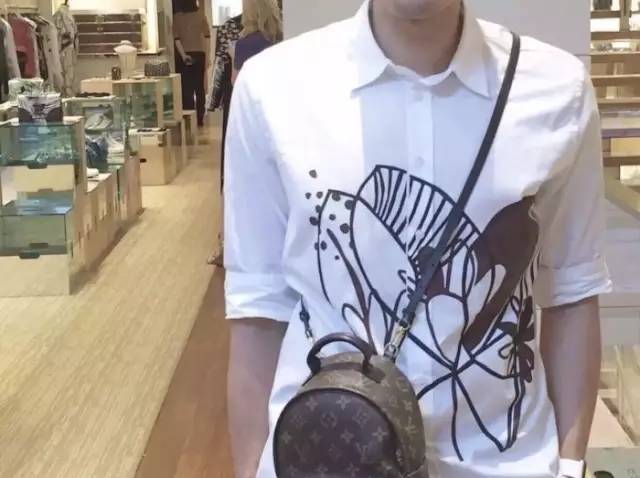 能与小斜跨抗衡的就属这些双肩包了！