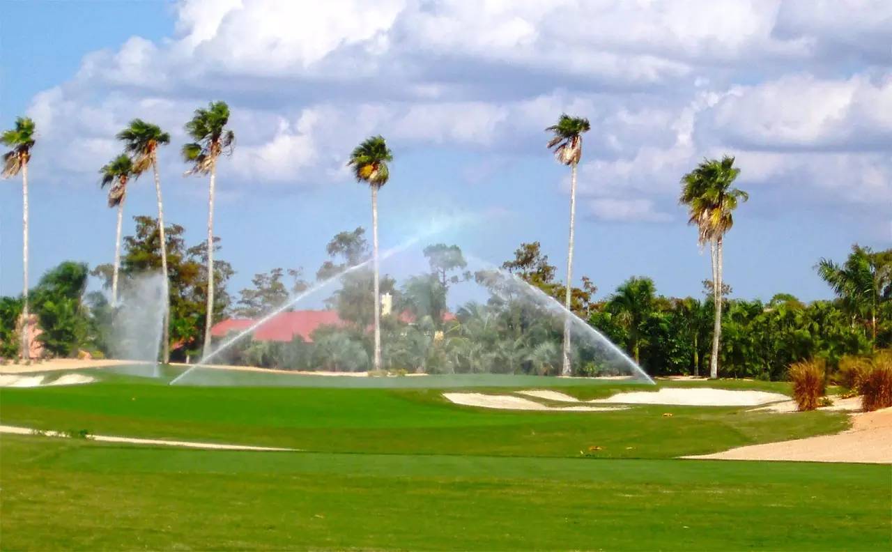 高尔夫球场需要大量用水吗,高尔夫球场用水的建议