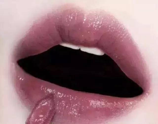 买一套化妆品好实惠,整套化妆品咋买最便宜