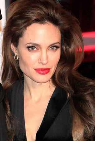 口红涂到嘴上干怎么涂,涂口红怎么才不容易涂到嘴上