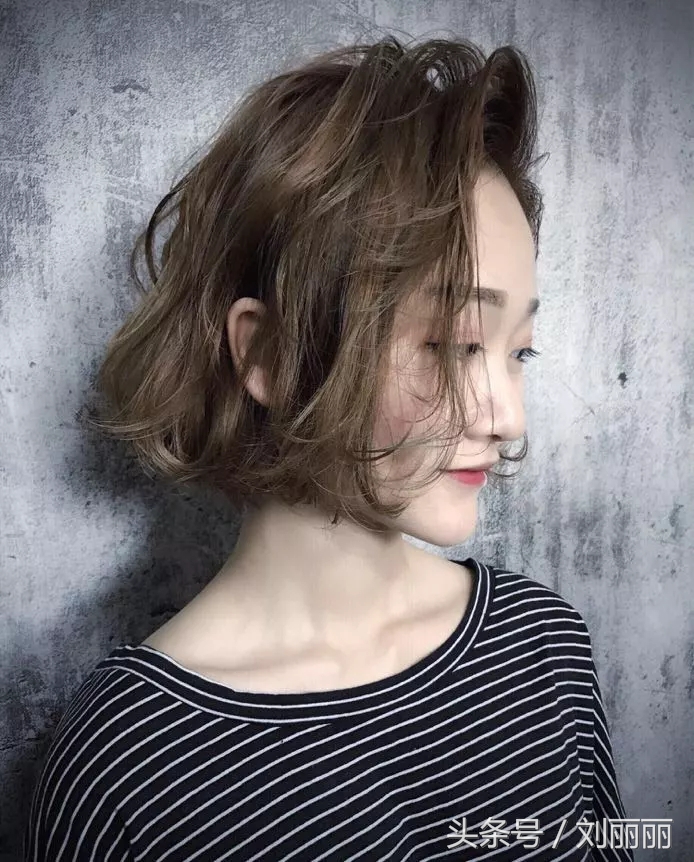 齐肩烫发显老气怎么补救,为什么烫发后显得很老气