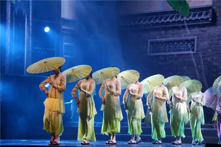 来自世界各地的近千名番禺乡亲代表共聚首,见证番禺大变化!