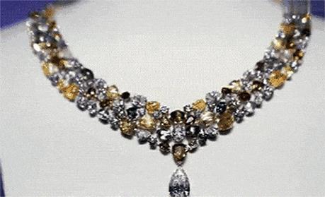 准备结婚了用半年时间挑选钻戒,95后都开始挑钻戒