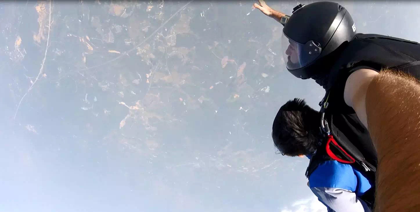 在塞班岛跳伞是一种什么体验,爽到爆第一次的高空跳伞体验