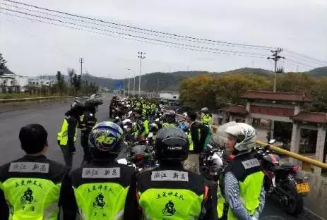 绍兴又双叒叕现土豪婚礼！摩托机车队迎亲，10层大酒店做嫁妆！