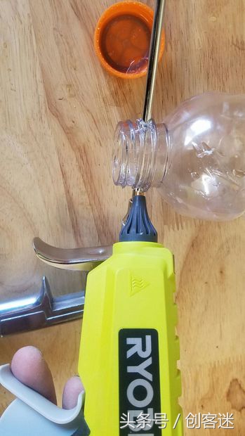 制作简易喷沙除锈机，低成本不到30元，除锈效果非常好