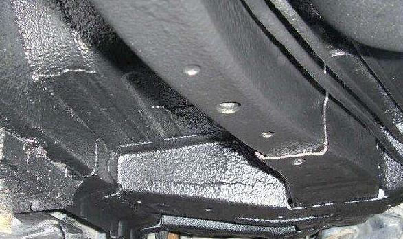 底盘生锈要怎么处理再喷装甲,底盘有点生锈还有必要做装甲吗