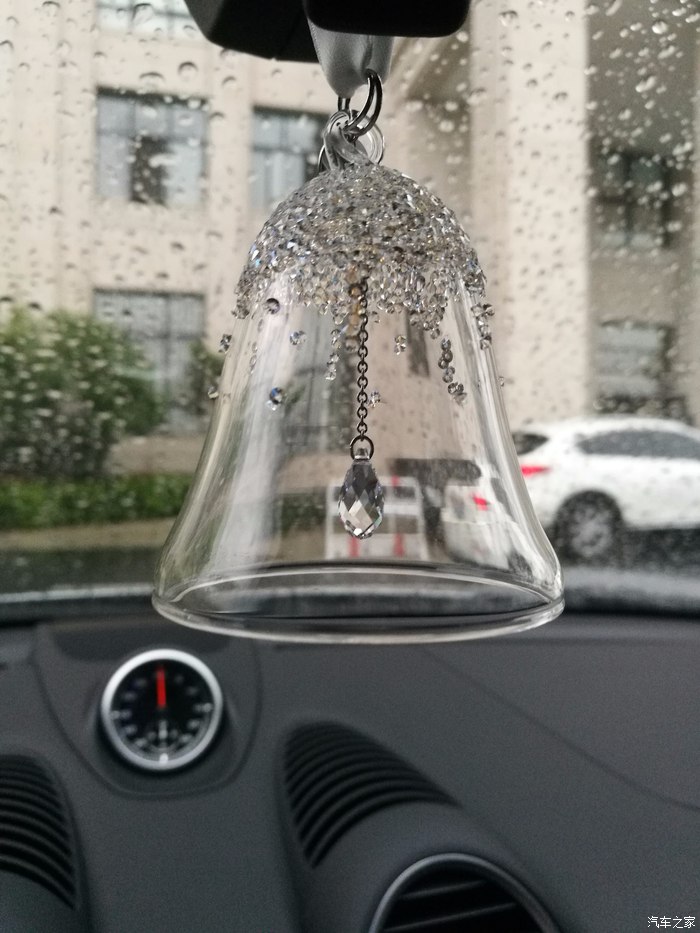 地下车库偷保时捷是哪个电影,718caymangts银色