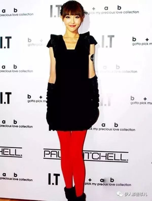 唐嫣衣着宽松引争议,唐嫣气质穿搭