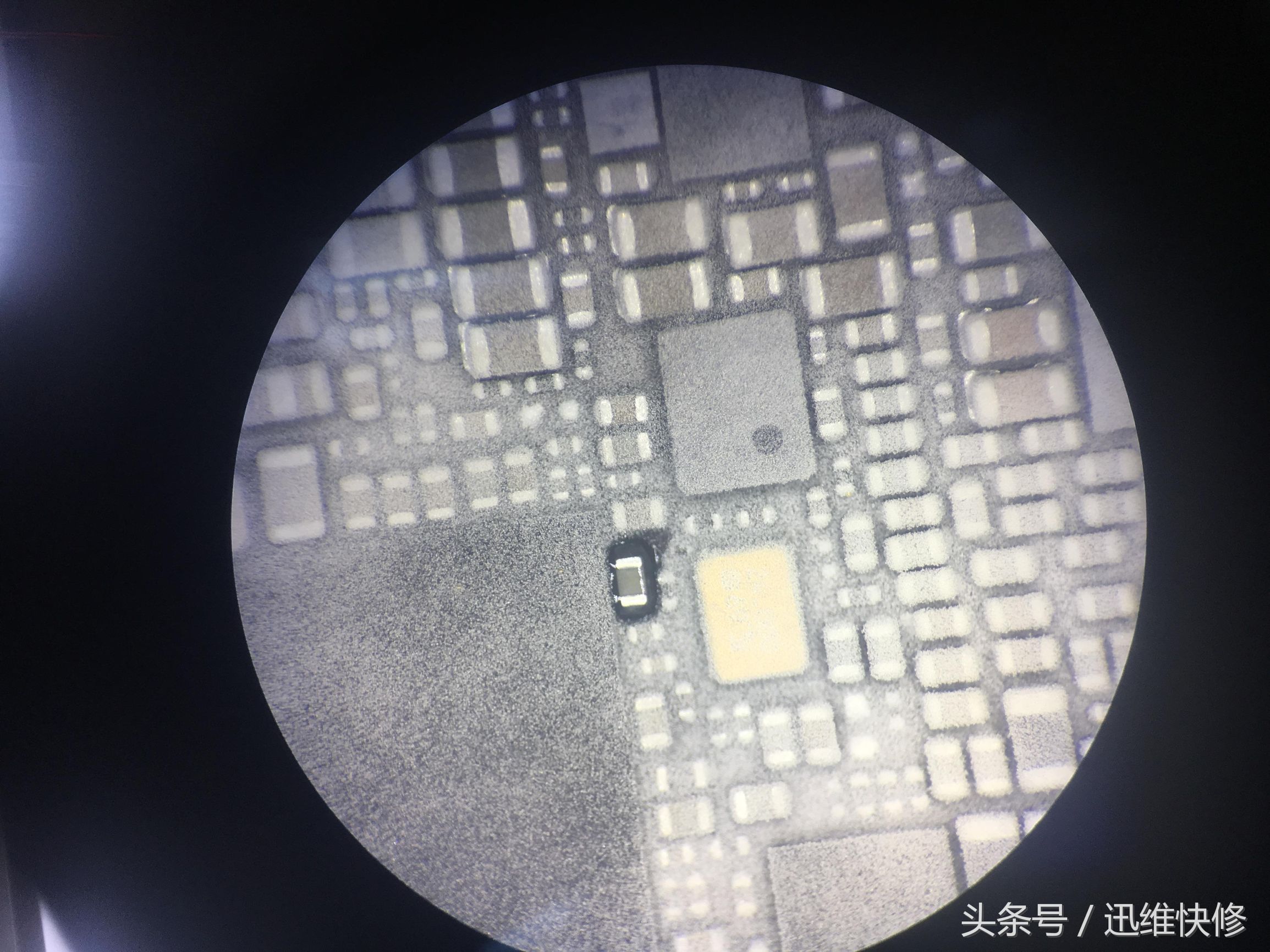 苹果7重摔机维修视频,苹果7摔了开不了机维修多少钱