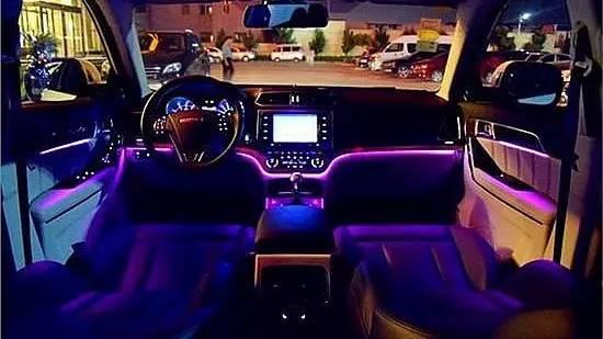 晚上倒车灯太暗,倒车时屁股后面什么都看不见