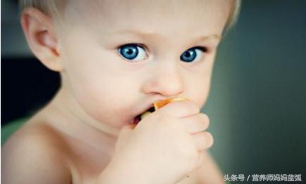 宝宝呕吐怎么办最快最有效的方法,宝宝呕吐快速缓解方法不会呛到