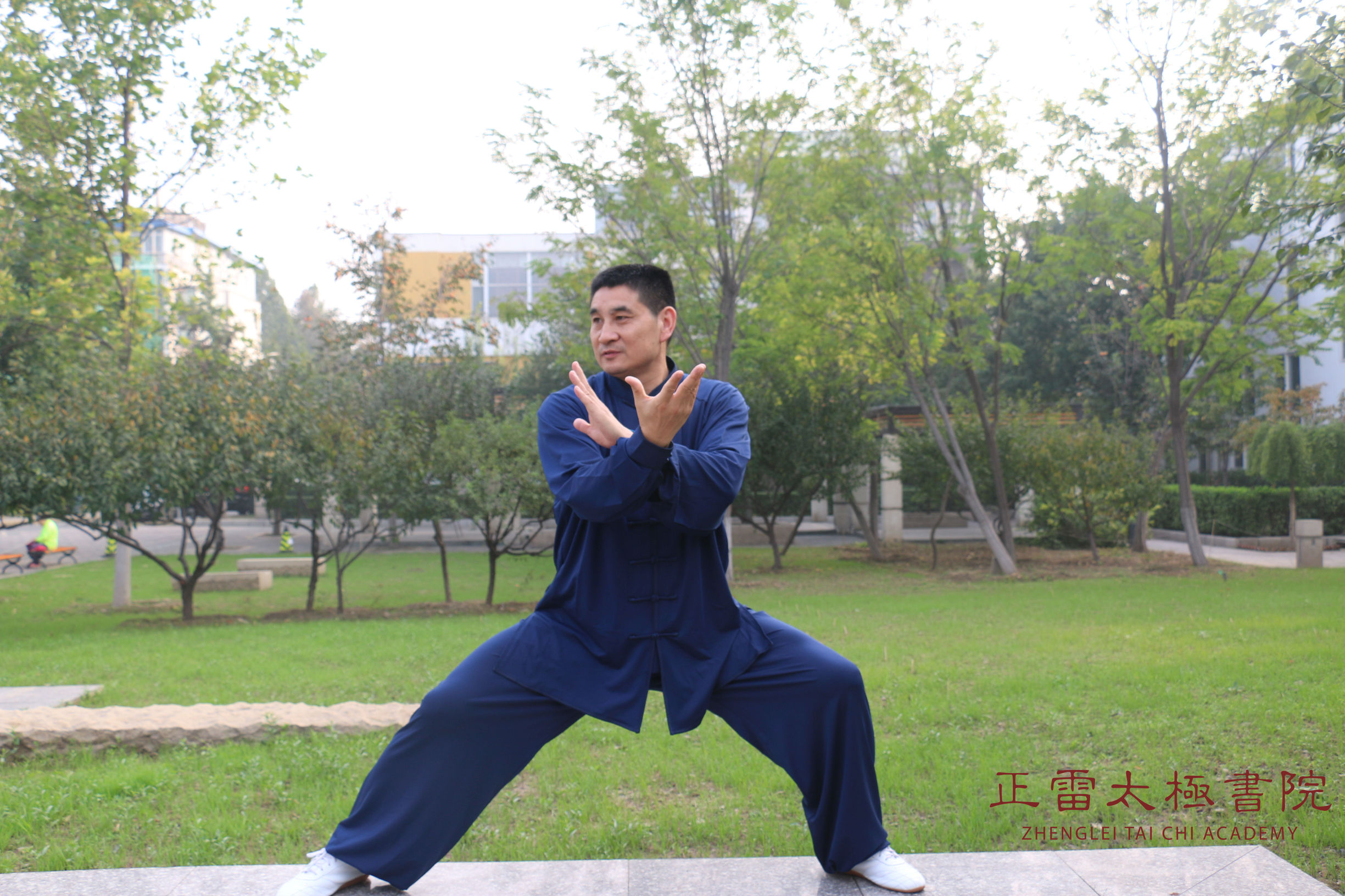 太极拳伤膝盖怎么养护,练习太极拳怎样避免伤膝盖