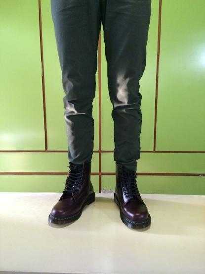 drmartens马丁靴棕色搭配,drmartens马丁靴穿搭