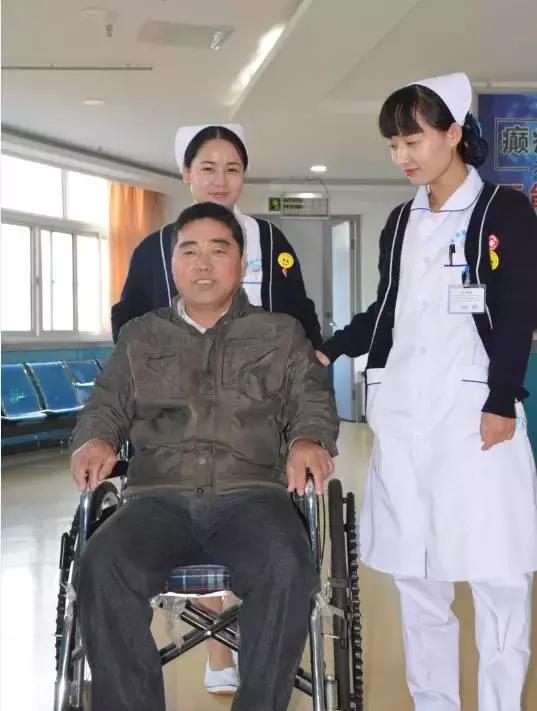 爱的燕尾帽，没有翅膀的天使——郑州军海脑病医院护士书