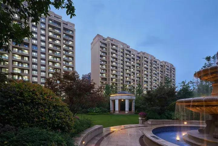 今年看了100多块地，平均2个月拿一宗地，这家本土房企今年很忙