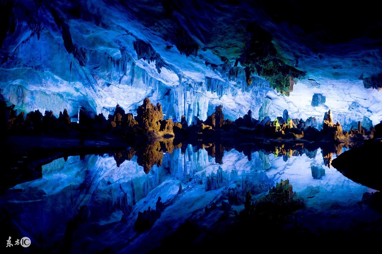 《江月》连载：他坏坏的，还精神分裂，却悄悄夺走了她的心！