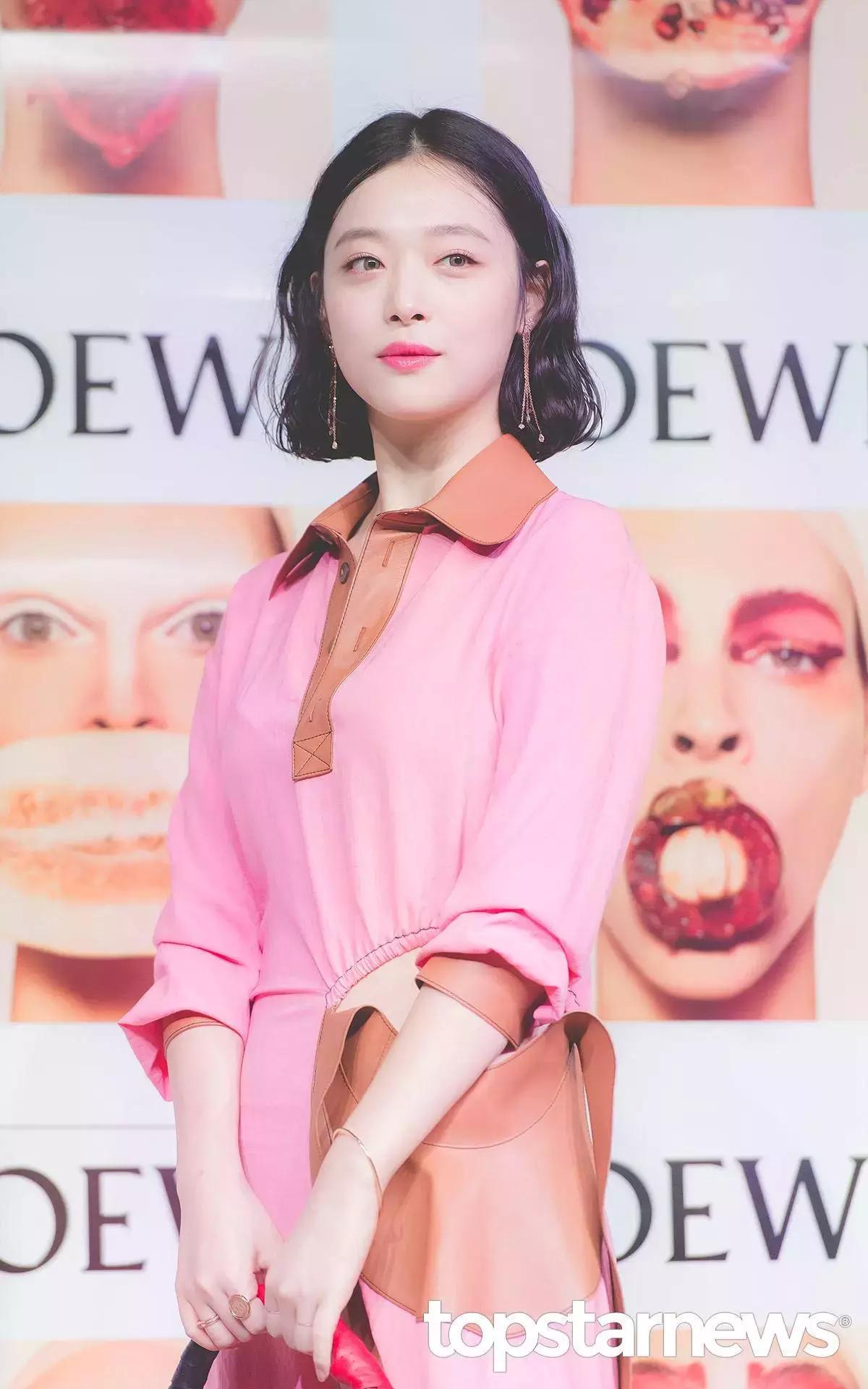 韩国明星穿大衣男,韩国明星都穿什么羽绒服