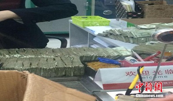 买车零钱10万元,用大量零钱买房