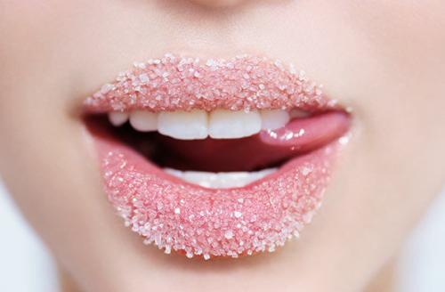 唇部干燥起皮是什么病,唇部干燥起皮怎么护理