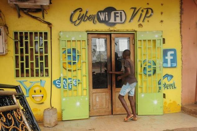 惊掉下巴！非洲网吧太简陋，无人玩游戏，天价收费每小时119元！