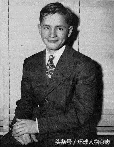 杀孕妇、娶粉丝，这个最危险的杀人魔头，死了！