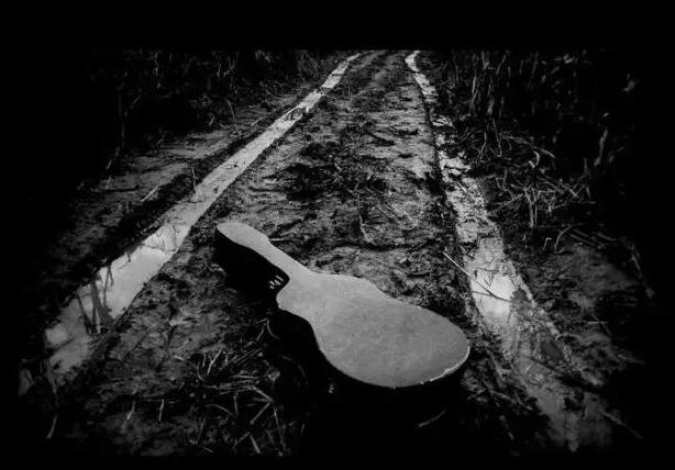 拨片的基本功训练,怎样练习拨片弹奏速度