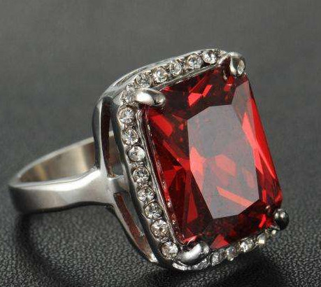 锆石有颜色的图片欣赏,宝石欣赏蓝锆石