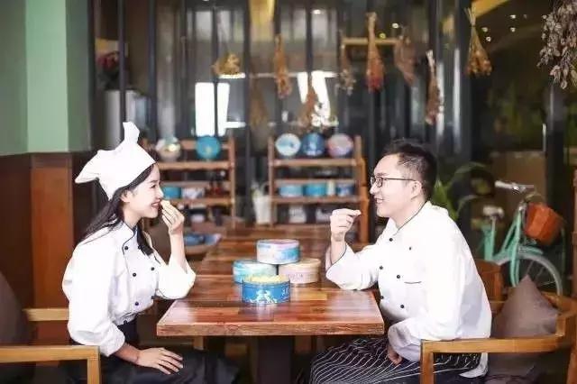 每小时卖出200+盒，这款海归男硕士研发的人气曲奇