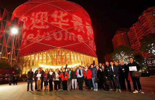 国内导游的真实收入主要是靠什么,国外导游挣钱还是国内导游挣钱