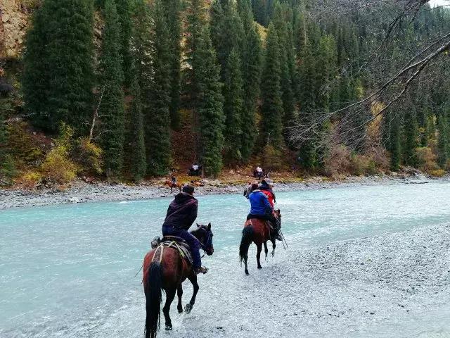 乌孙古道天堂湖在琼库什台吗,乌孙古道天堂湖到黑英山多远