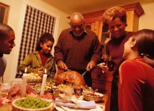 人们在感恩节上会吃什么,感恩节吃爆米花原因