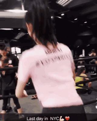 奚梦瑶摔跤对他造成的影响有多大,奚梦瑶维密大秀摔跤