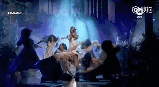 防弹少年团amas年度艺人,防弹少年团mama舞台