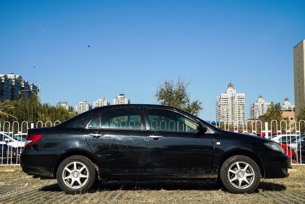 三个女生挑战蒙眼猜男生,比亚迪f3为什么说是一代神车