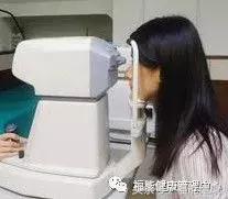 用电脑体检,电脑测眼压