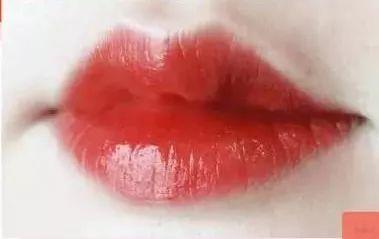 黄皮乌唇素颜适合什么颜色的口红,完美日记口红推荐色号素颜黄皮