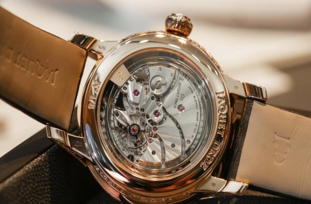 表盘里有动物的手表,秒针上有小动物的手表